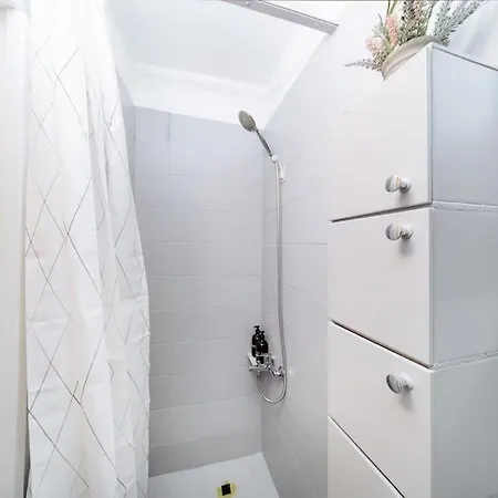 Scadarlija Vintage Old Town Renovated Apartament *