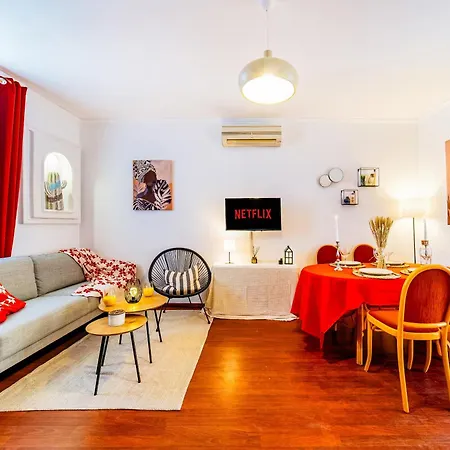 Scadarlija Vintage Old Town Renovated Apartment